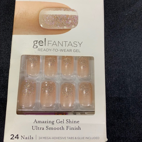 Kiss gel fantasy nails kit - Picture 1 of 4